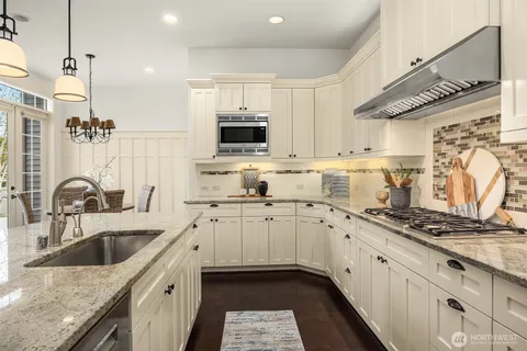 $1,875,000 | 1447 26th Avenue Northeast, Issaquah, WA 98029
