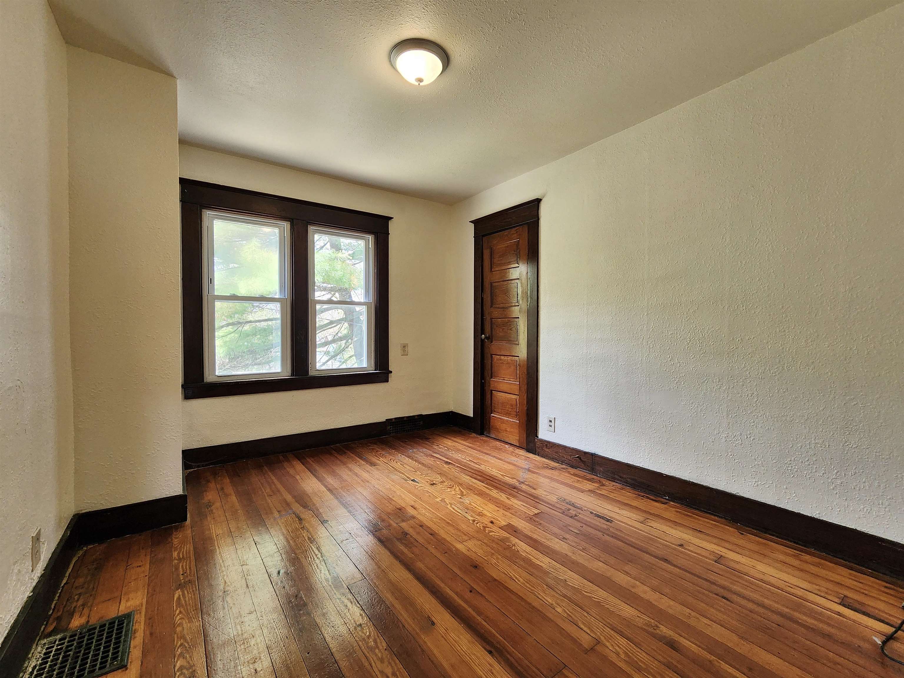 128 Rockingham Avenue Alma, MI 48801 - Photo 23 of 36 1933389-8edc0a8e-1930-4203-bc5e-1d32dfd29b9f.JPG