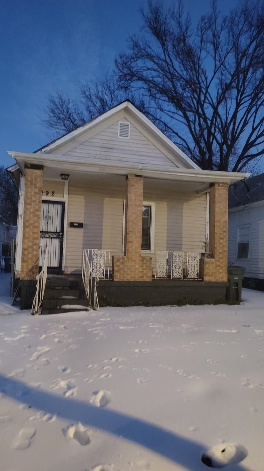 292 Decatur Street Memphis, TN 38105 - Photo 9 of 10 a front view of a house with a yard