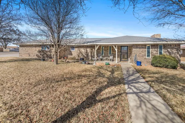 $375,000 | 801 Arrah, Friona, TX 79035