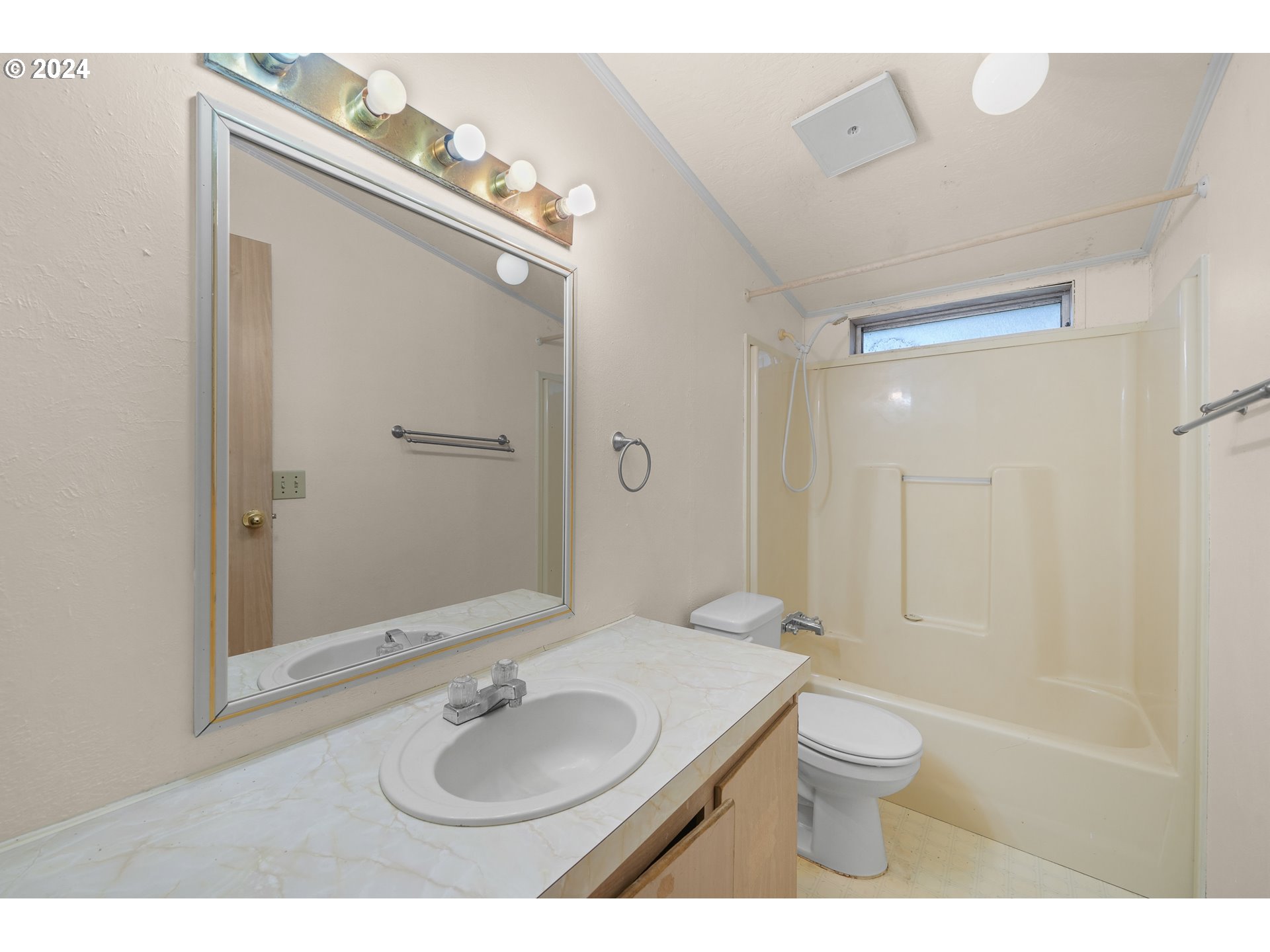 37565 Sallee Road Dorena, OR 97434 - Photo 21 of 24 Gallery Image 21