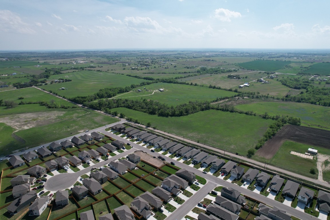 1515 County Road 315 Jarrell, TX 76537 - Photo 3 of 15