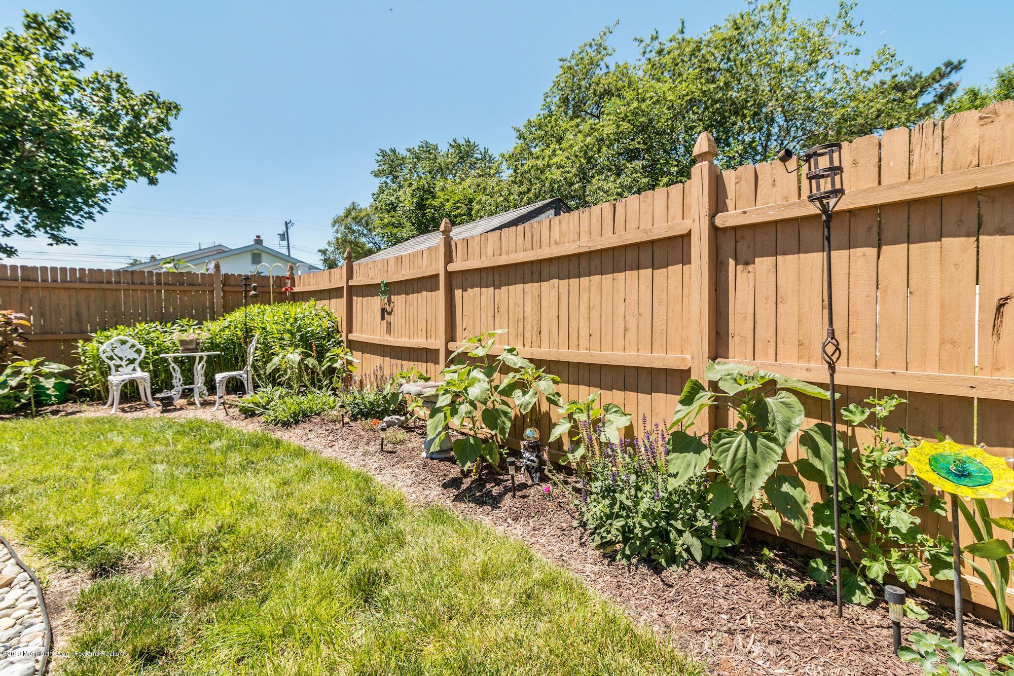 702 Maple Street Lakehurst, NJ 08733 - Photo 16 of 18 Beautiful Perennials