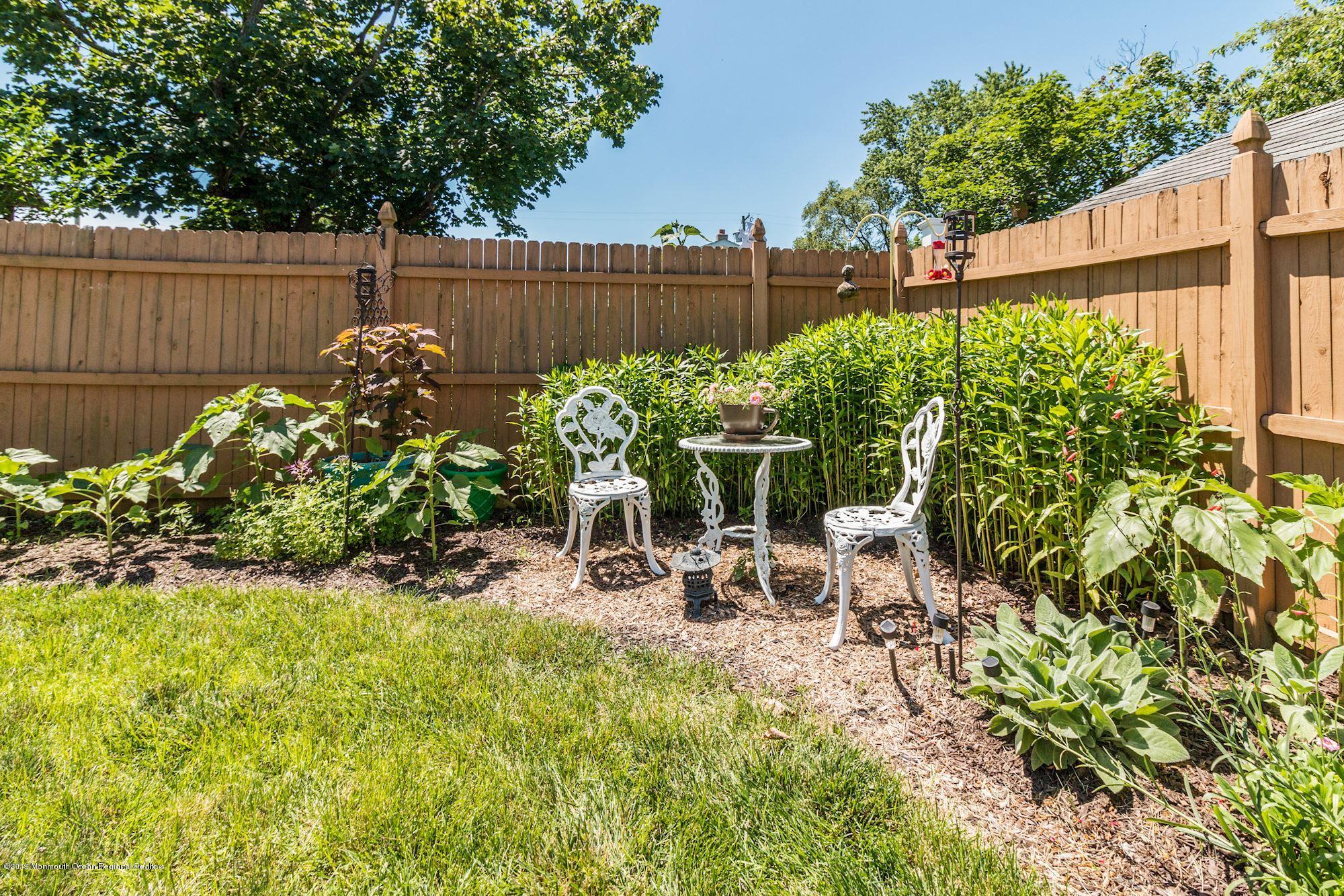 702 Maple Street Lakehurst, NJ 08733 - Photo 17 of 18 Yard 2