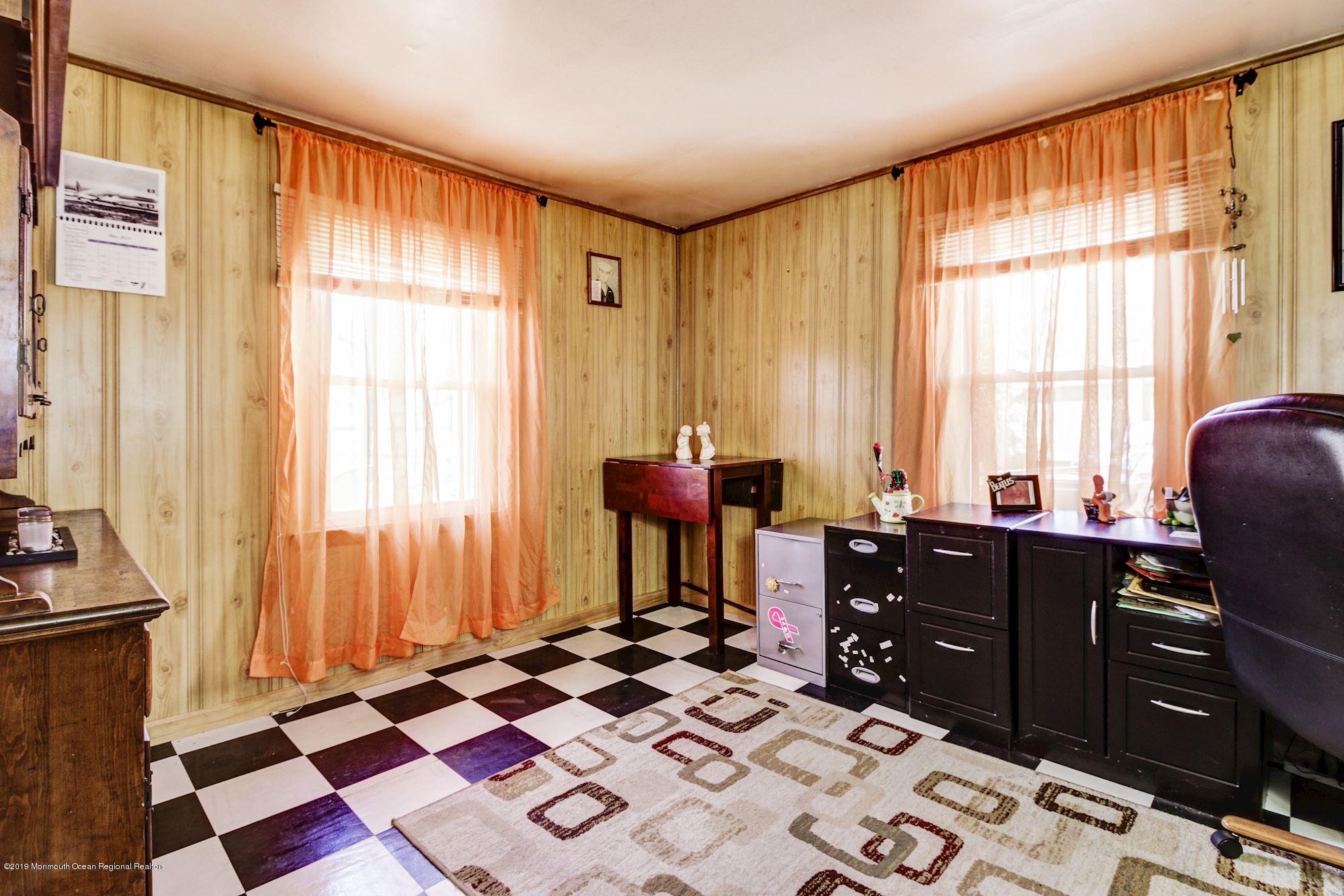 702 Maple Street Lakehurst, NJ 08733 - Photo 7 of 18 Office-Dining Room