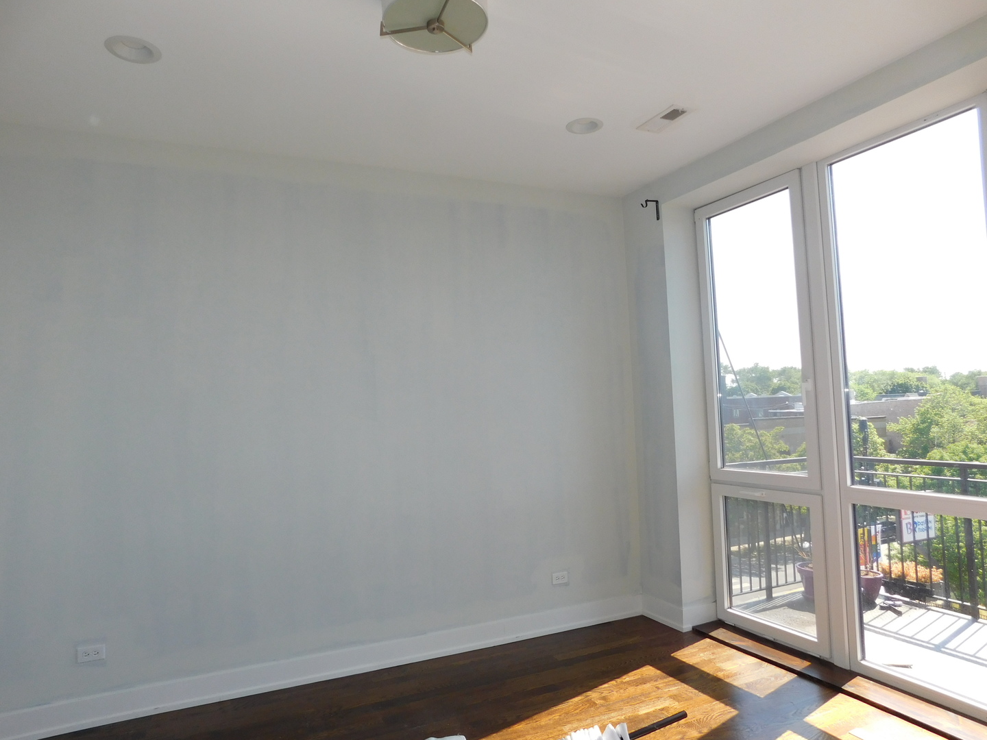 5139 North Broadway, Unit 404 Chicago, IL 60640 - Photo 3 of 15