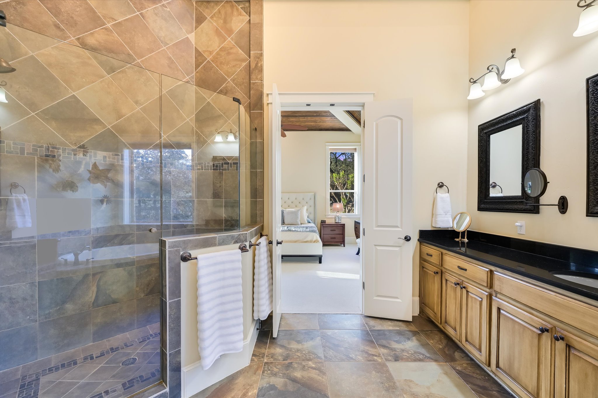 3804 Pappys Way Austin, TX 78730 - Photo 30 of 40 Primary Bathroom