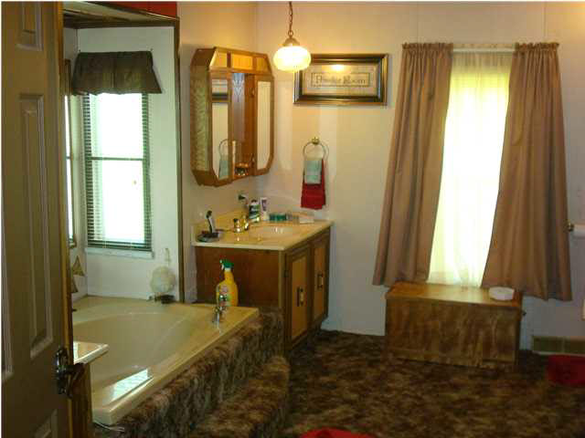 177 East Tennyson Road Boonville, IN 47601 - Photo 4 of 15 Gallery Image 4