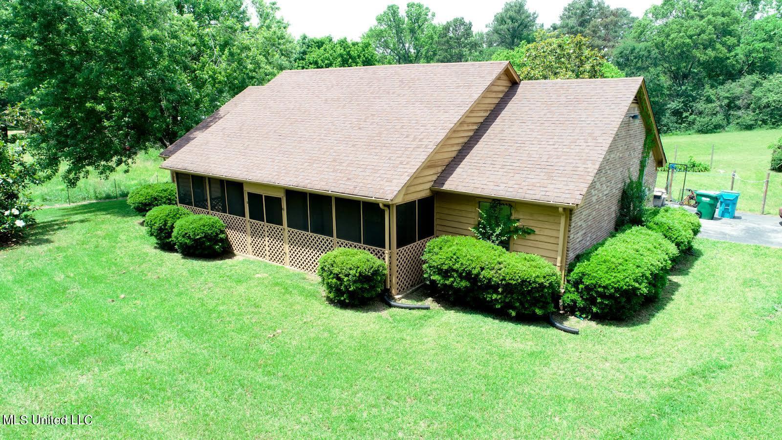 4150 Lauderdale Road Hernando, MS 38632 - Photo 1 of 30 0312AAF9-EBDB-474B-99A8-4F8816E581F9