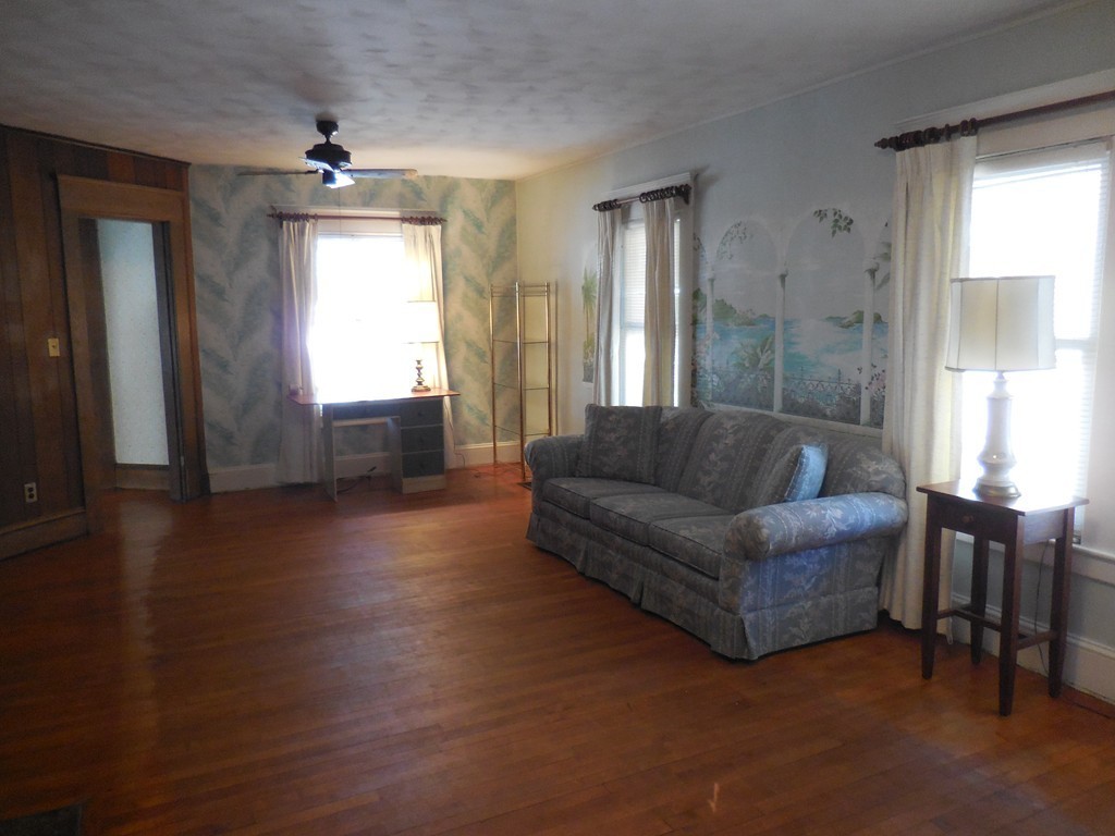 127 Hastings Street Springfield, MA 01104 - Photo 11 of 30 Gallery Image 11