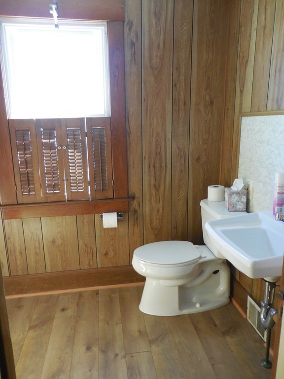 127 Hastings Street Springfield, MA 01104 - Photo 22 of 30 Gallery Image 22