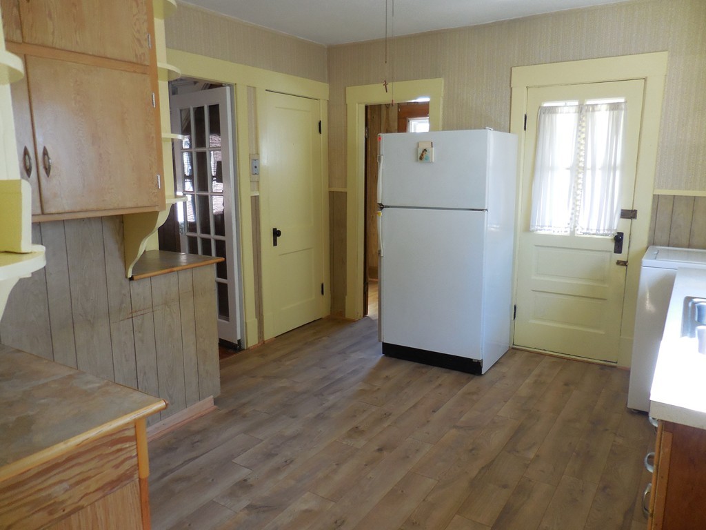 127 Hastings Street Springfield, MA 01104 - Photo 3 of 30 Gallery Image 3