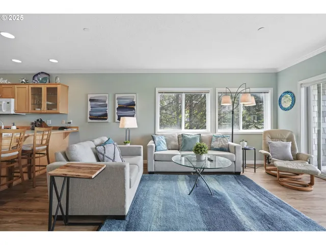 $699,000 | 1113 Highway 101, Unit 1, Depoe Bay, OR 97341