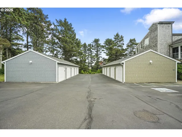$699,000 | 1113 Highway 101, Unit 1, Depoe Bay, OR 97341