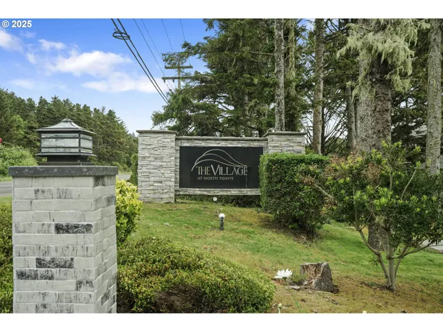 $699,000 | 1113 Highway 101, Unit 1, Depoe Bay, OR 97341