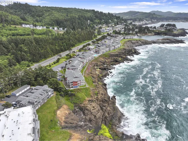 $699,000 | 1113 Highway 101, Unit 1, Depoe Bay, OR 97341