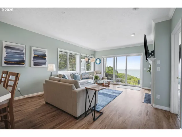 $699,000 | 1113 Highway 101, Unit 1, Depoe Bay, OR 97341