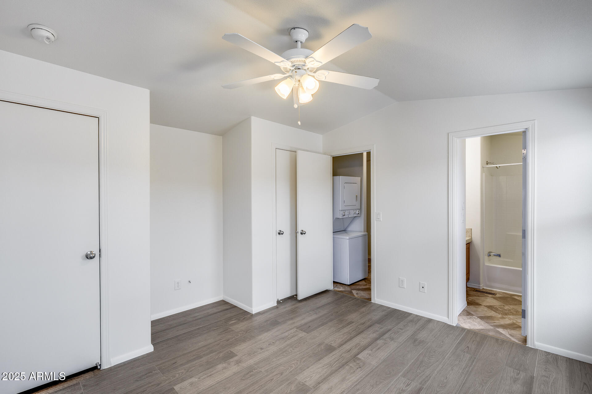 19225 North Cave Creek Road, Unit 70 Phoenix, AZ 85024 - Photo 11 of 12 Primary Bedroom