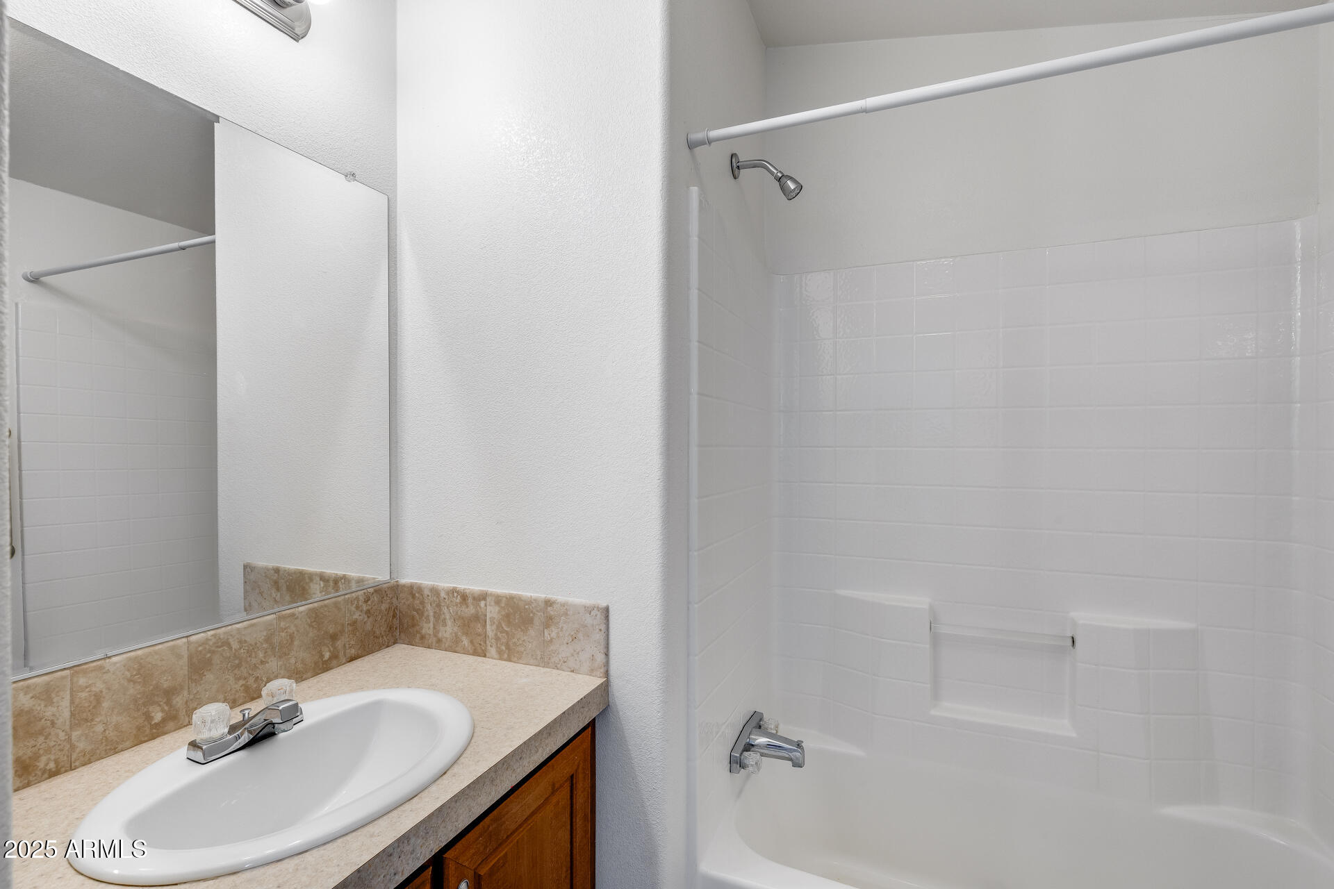 19225 North Cave Creek Road, Unit 70 Phoenix, AZ 85024 - Photo 12 of 12 Primary Ensuite