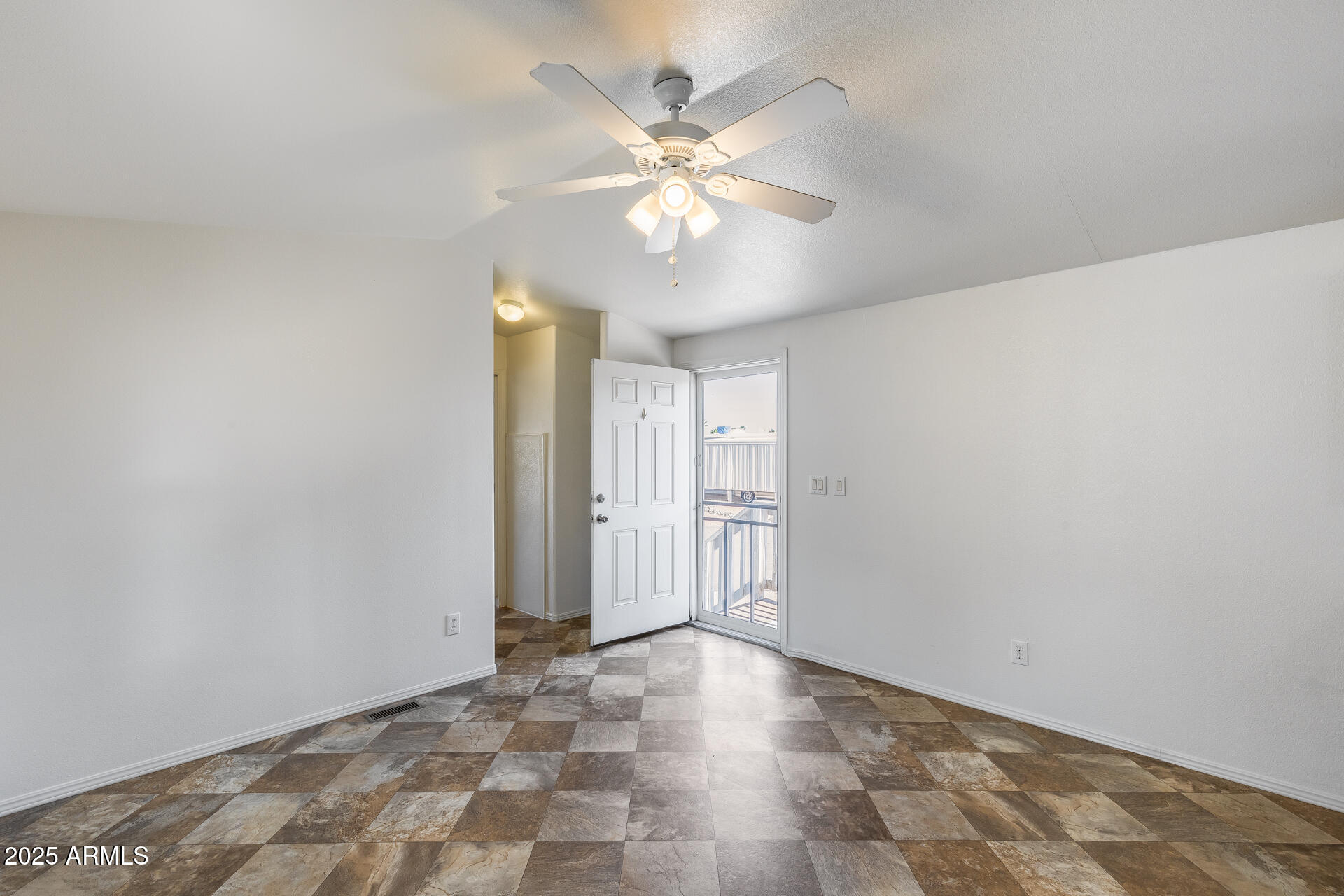 19225 North Cave Creek Road, Unit 70 Phoenix, AZ 85024 - Photo 7 of 12 Living / Dining