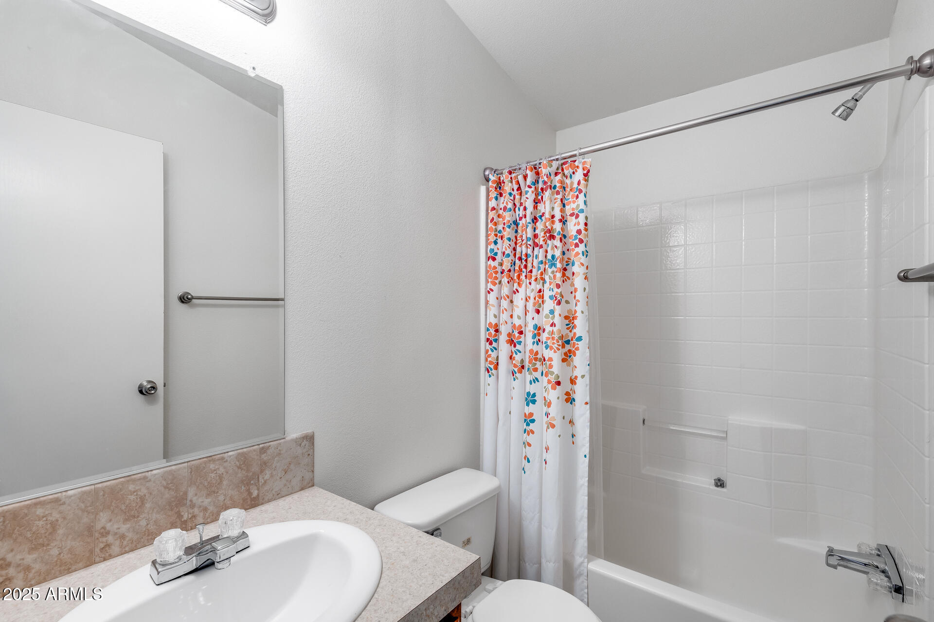 19225 North Cave Creek Road, Unit 70 Phoenix, AZ 85024 - Photo 8 of 12 Full Bath #1