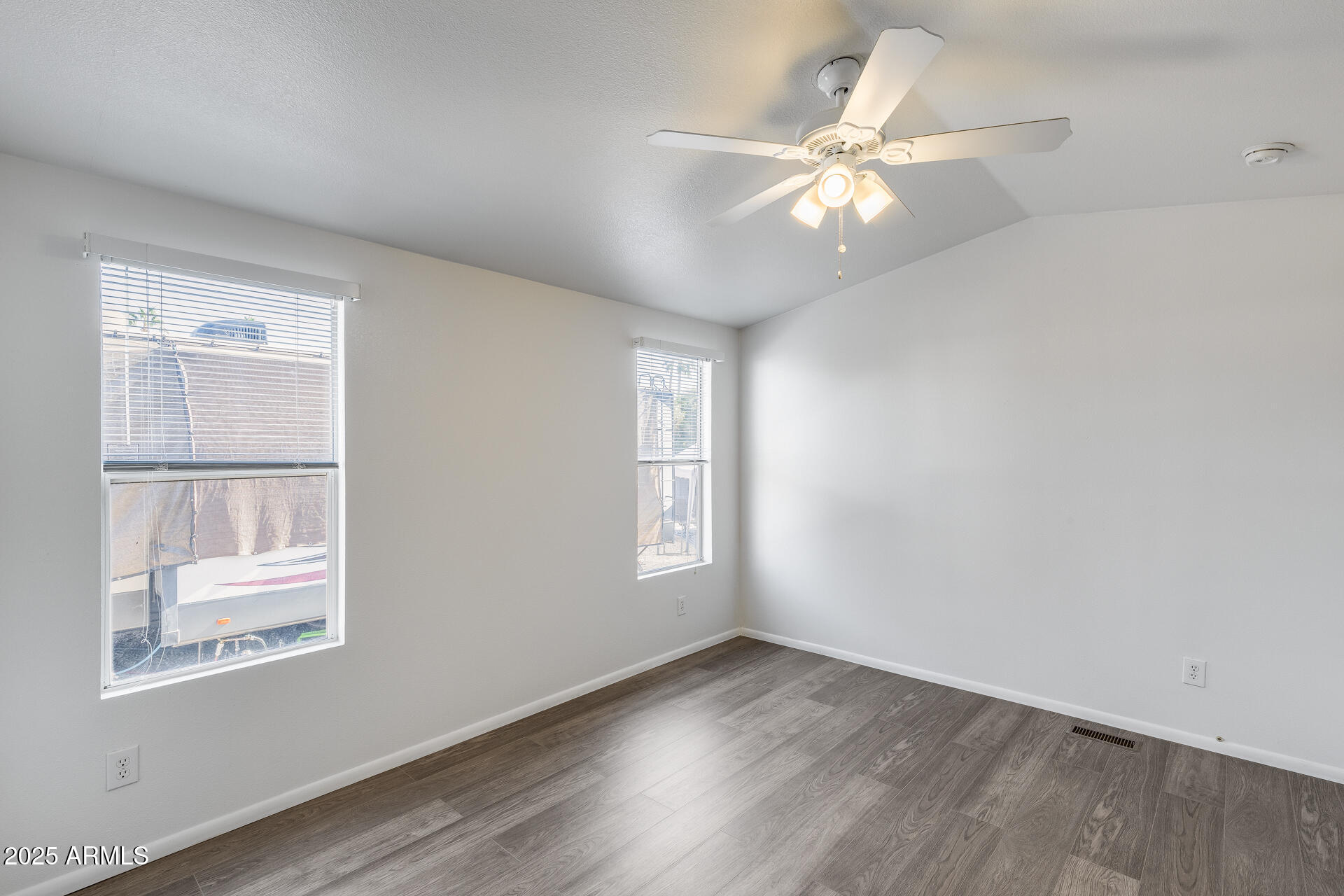 19225 North Cave Creek Road, Unit 70 Phoenix, AZ 85024 - Photo 10 of 12 Primary Bedroom