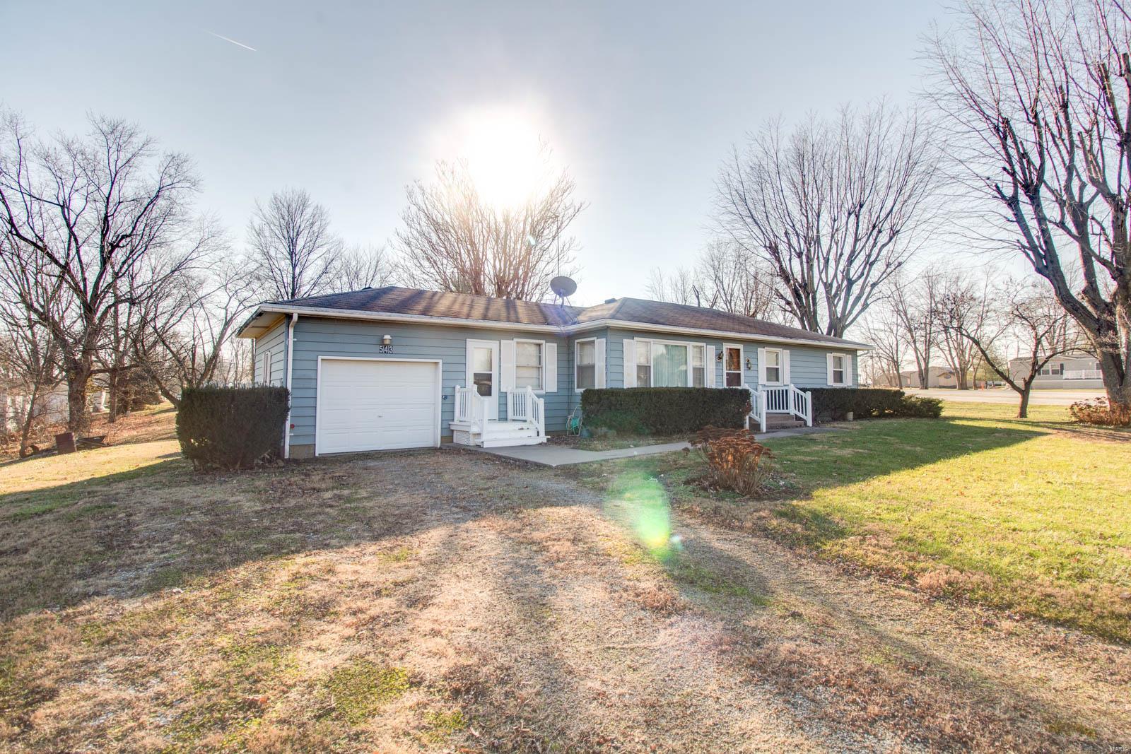 543 Carlinville Road Shipman, IL 62685 - Photo 2 of 29 Gallery Image 2