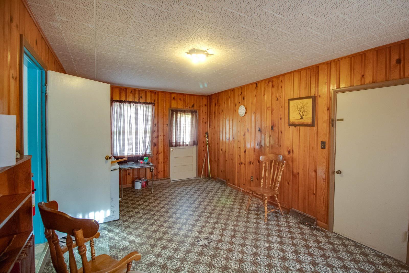 543 Carlinville Road Shipman, IL 62685 - Photo 11 of 29 Gallery Image 11