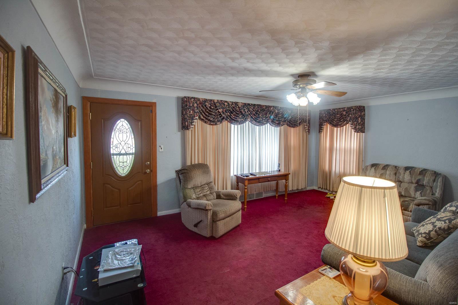543 Carlinville Road Shipman, IL 62685 - Photo 5 of 29 Gallery Image 5