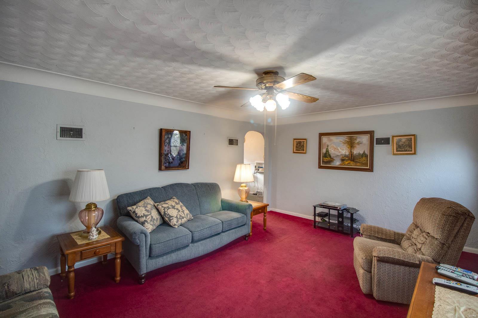 543 Carlinville Road Shipman, IL 62685 - Photo 6 of 29 Gallery Image 6