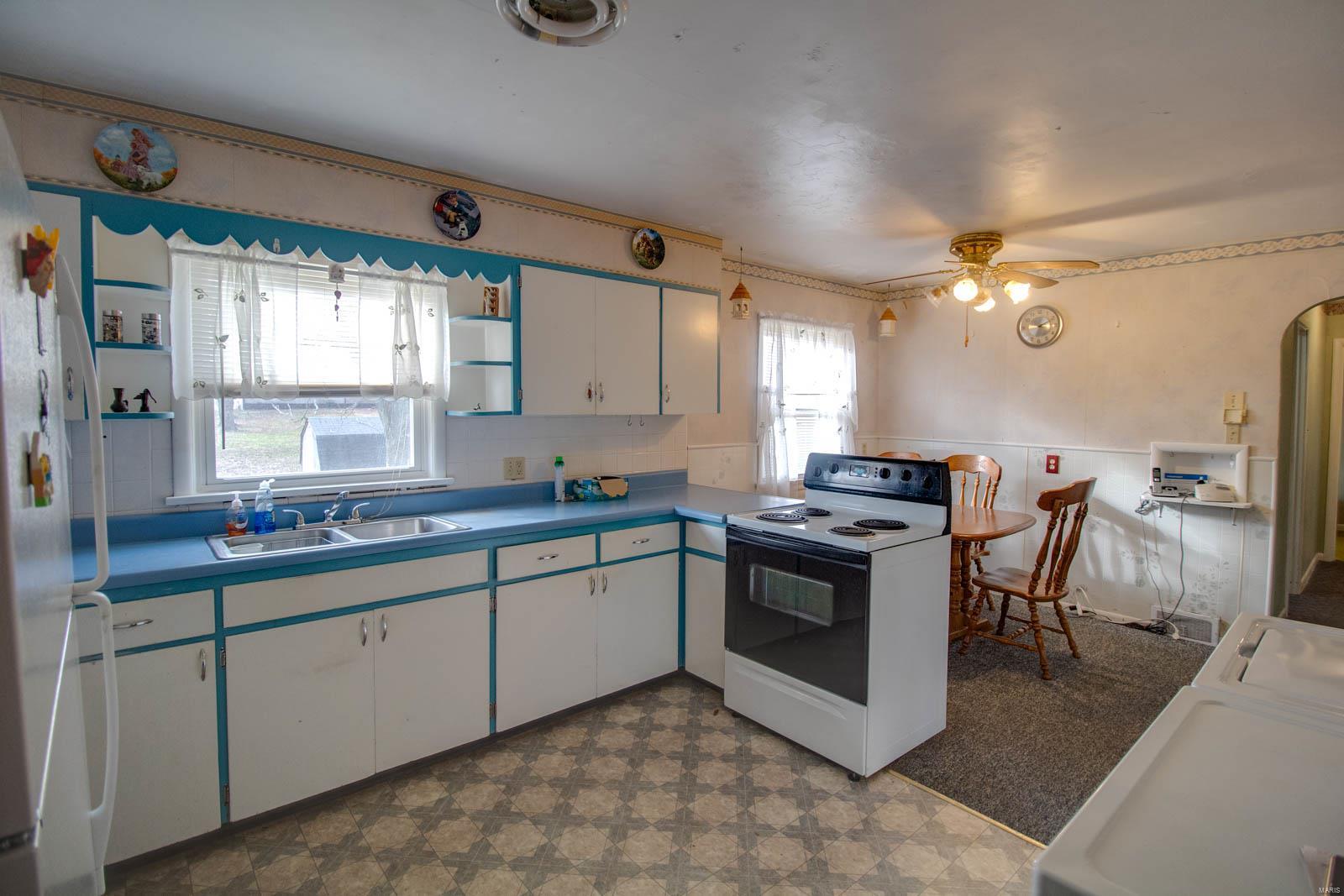 543 Carlinville Road Shipman, IL 62685 - Photo 9 of 29 Gallery Image 9