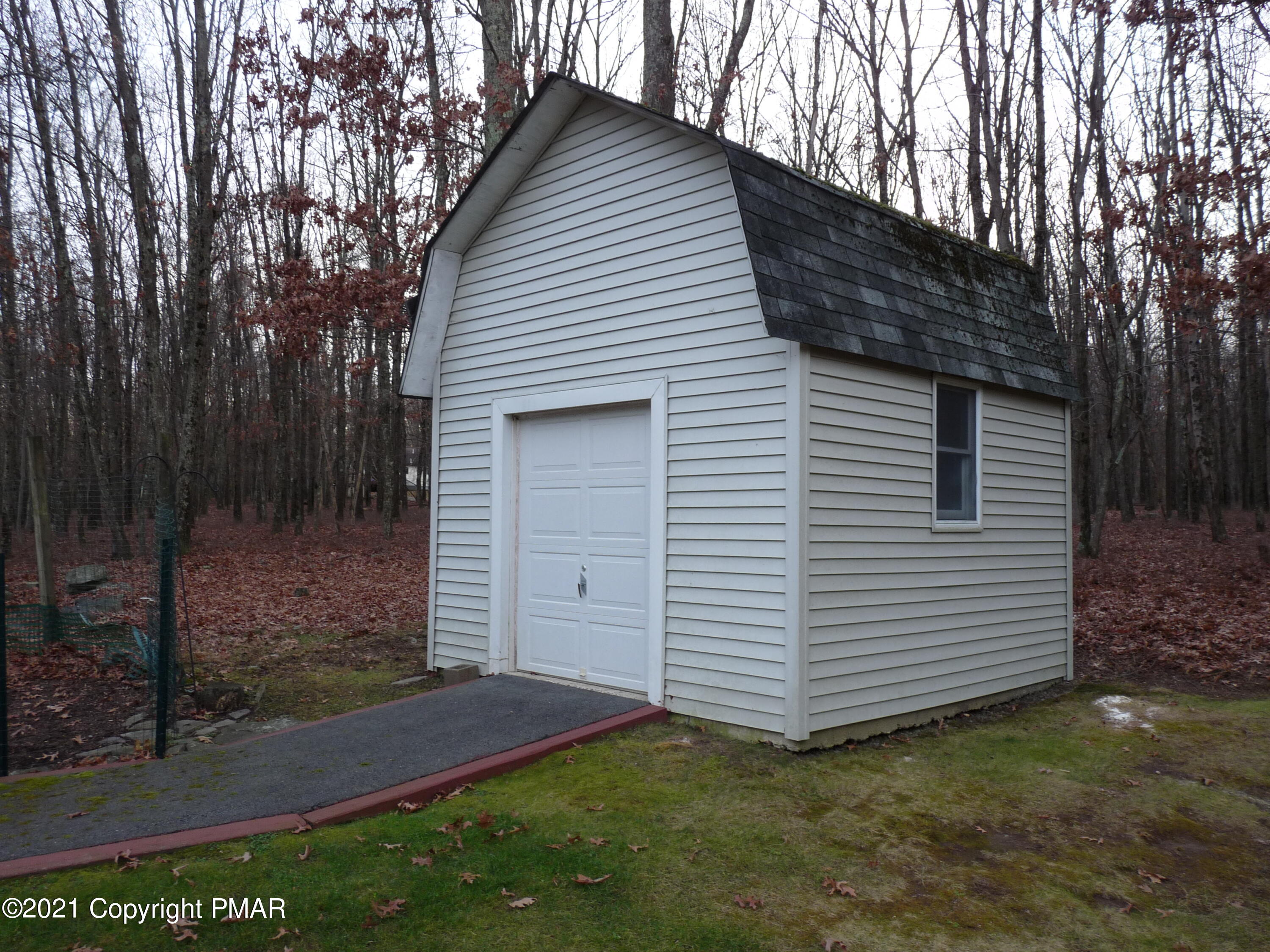 527 Henry's Crossing Road Cresco, PA 18326 - Photo 24 of 43 P1050661