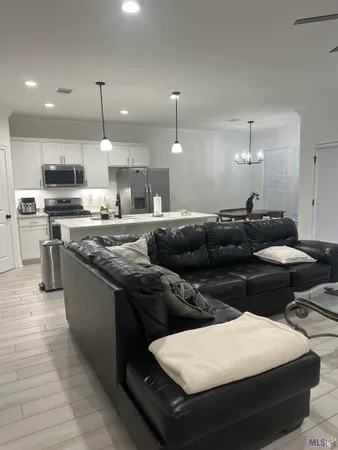 $2,200 | 8926 Asoka Avenue, Baton Rouge, LA 70810