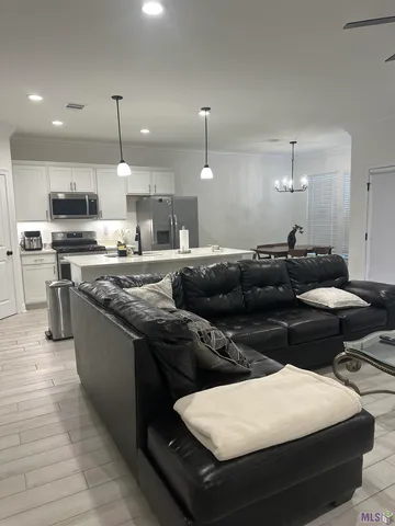 $2,200 | 8926 Asoka Avenue, Baton Rouge, LA 70810