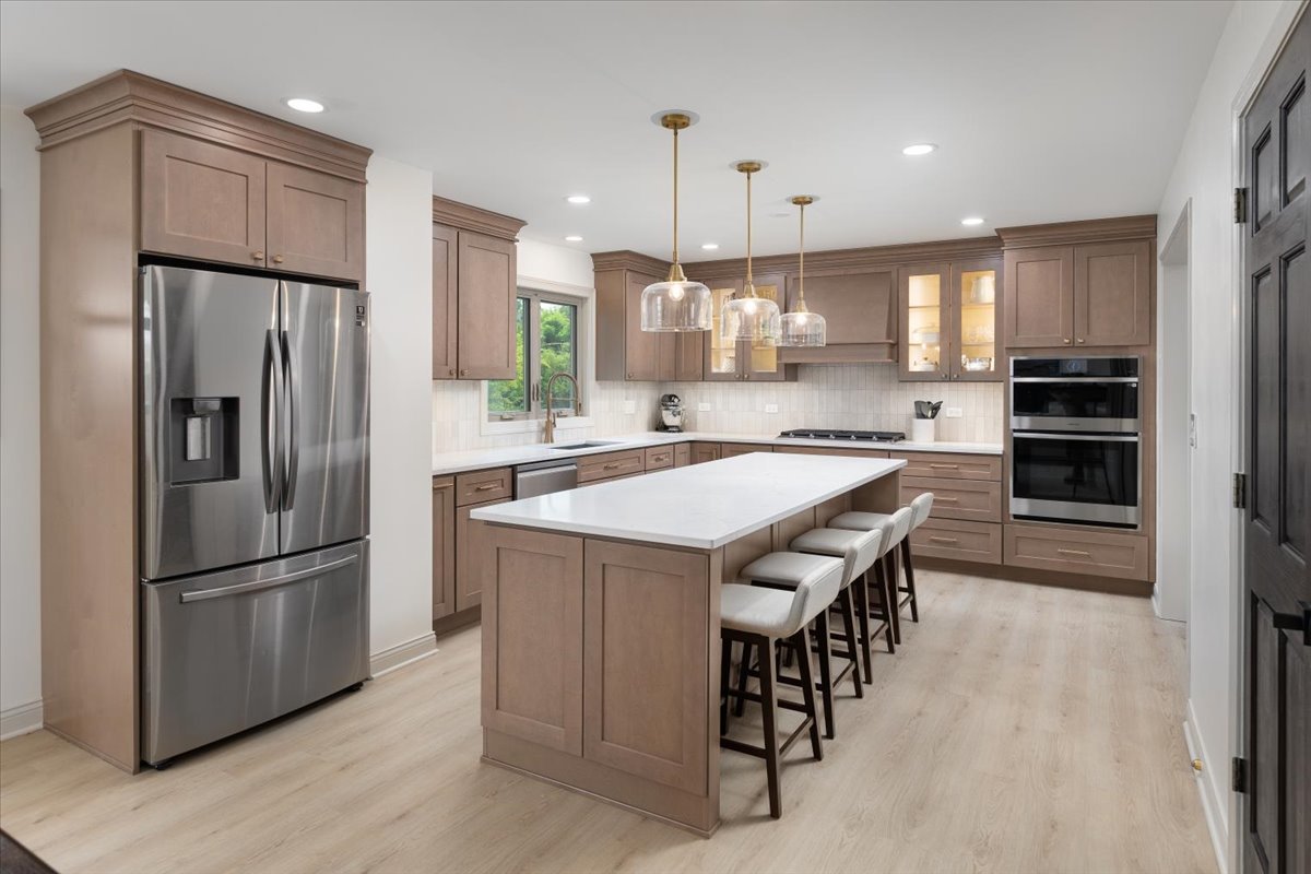 318 North West Road Lombard, IL 60148 - Photo 5 of 55 Gallery Image 5
