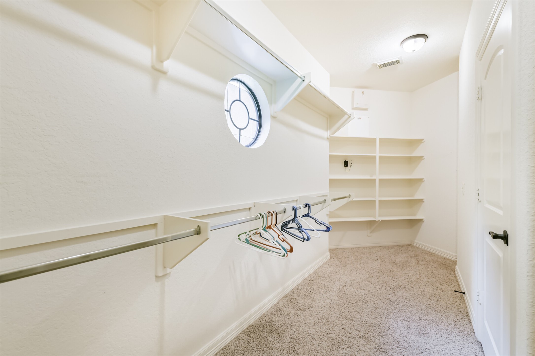 26150 Crown Ranch Boulevard Montgomery, TX 77316 - Photo 23 of 50 1st primary closet