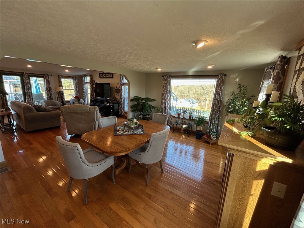1095 Barrett-South Road Vincent, OH 45784 - Photo 37 of 46 Dining to Family Room View