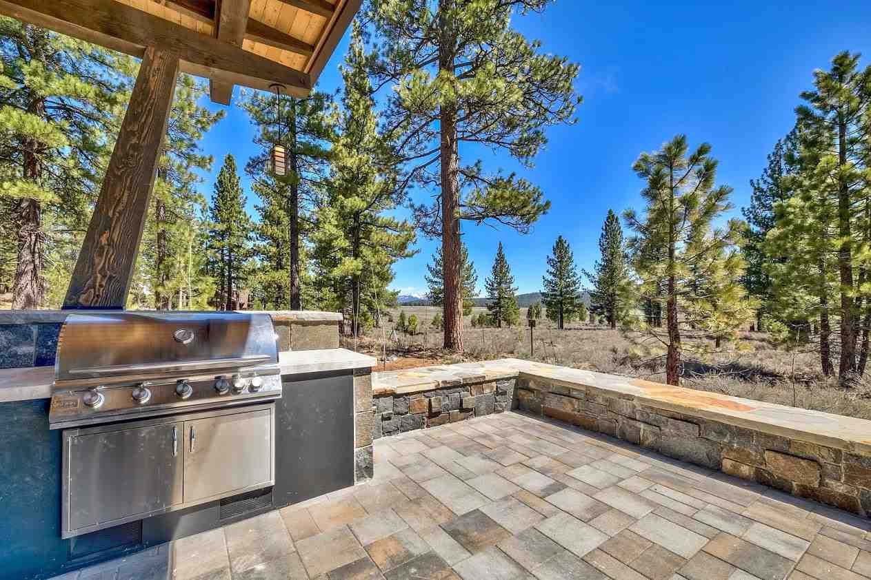 7565 Lahontan Drive Truckee, CA 96161 - Photo 10 of 21 a open kitchen with stove and sink