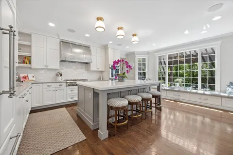 $2,050,000 | 4024 Johnson Avenue, Western Springs, IL 60558