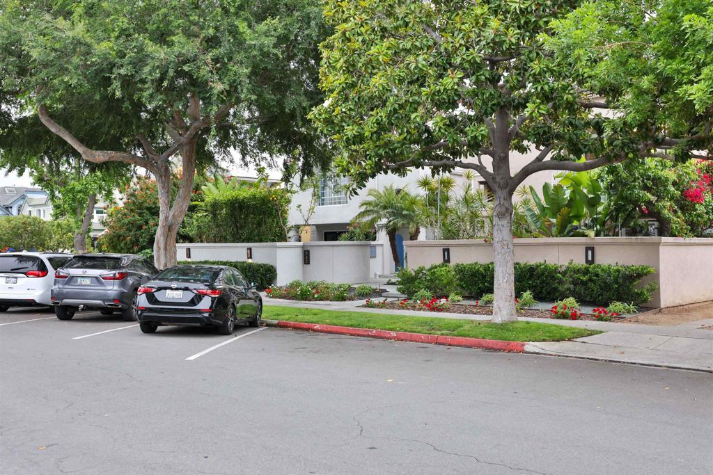 942 D Avenue, Unit B Coronado, CA 92118 - Photo 37 of 38 a view of street with parked cars