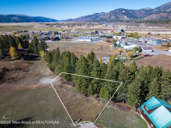 $199,000 | 682 Overlook Circle, Alpine, WY 83128