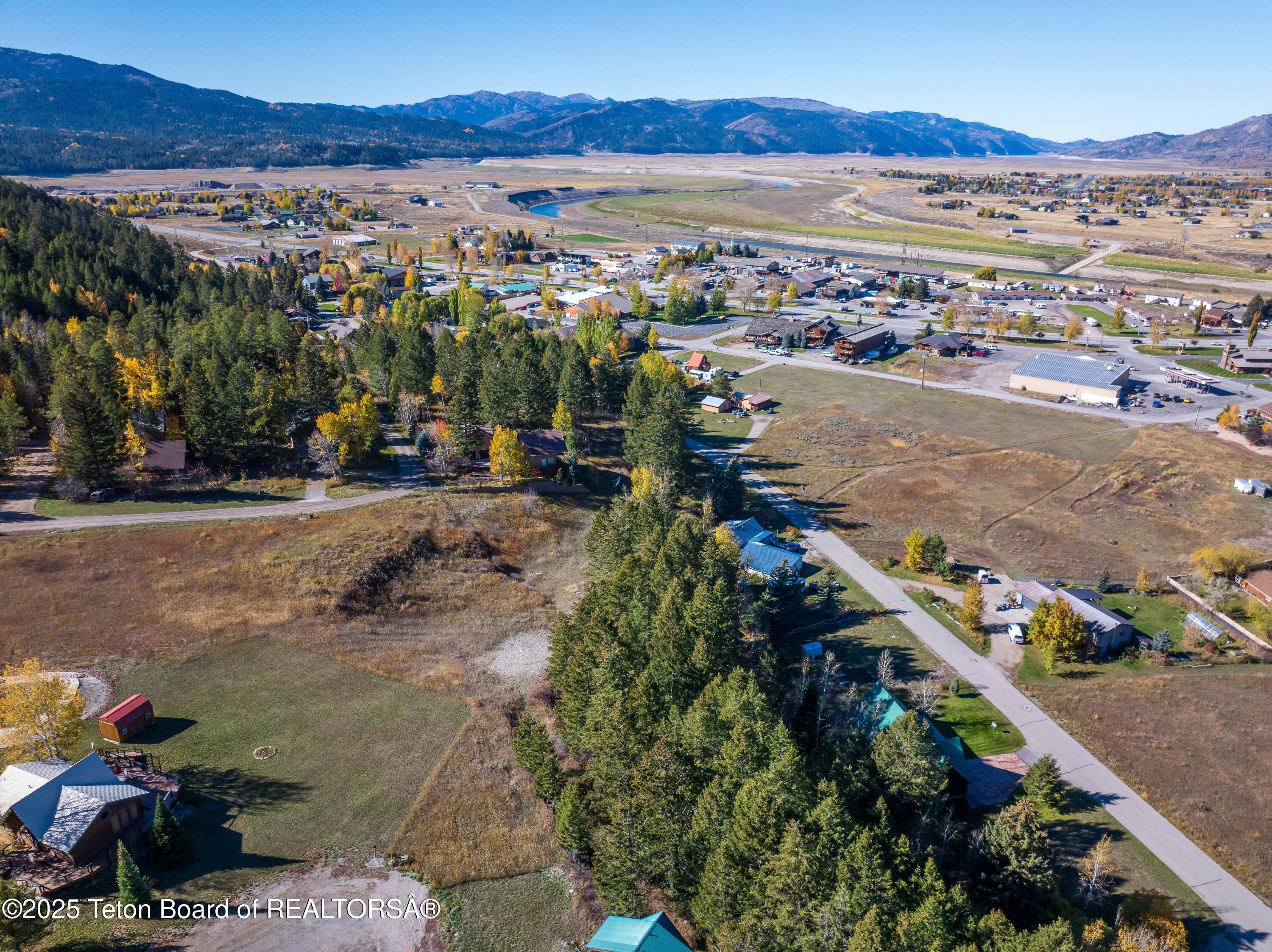 682 Overlook Circle Alpine, WY 83128 - Photo 13 of 16 682 Outlook_0097_D