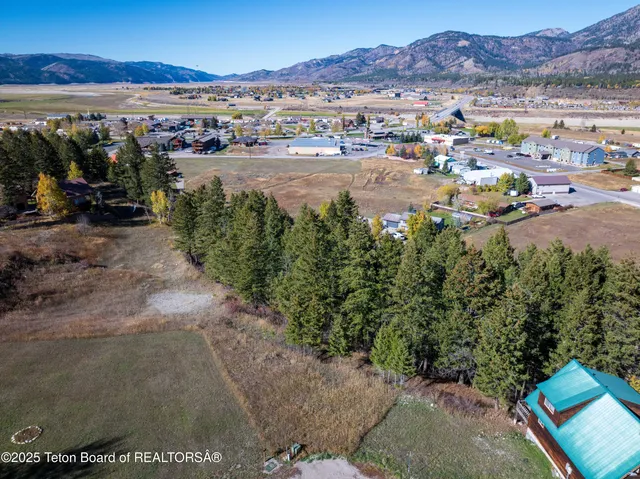 $199,000 | 682 Overlook Circle, Alpine, WY 83128