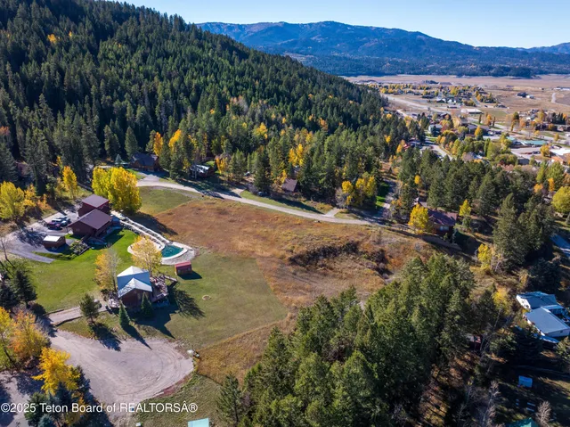 $199,000 | 682 Overlook Circle, Alpine, WY 83128