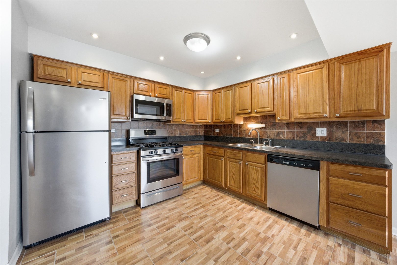 10440 Natoma Avenue, Unit 9 Chicago Ridge, IL 60415 - Photo 9 of 24