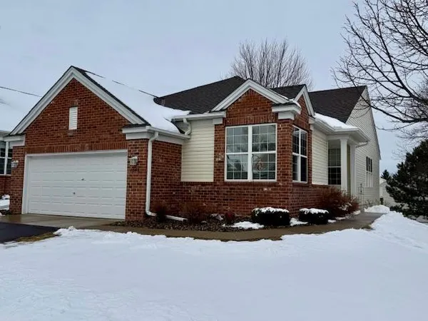 $500,000 | 1665 Oakbrooke Way, Eagan, MN 55122