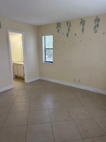 $2,000 | 21911 Lake Forest Circle, Unit 201, Boca Raton, FL 33433