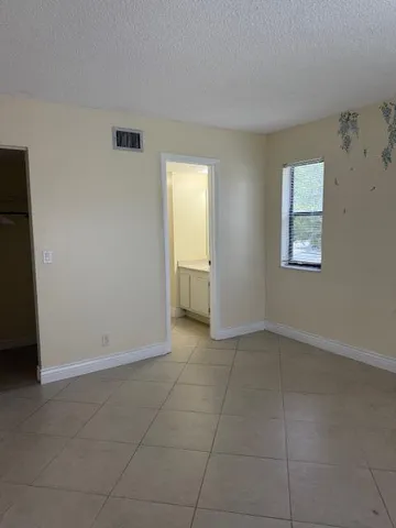 $2,000 | 21911 Lake Forest Circle, Unit 201, Boca Raton, FL 33433