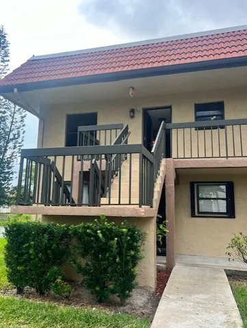 $2,000 | 21911 Lake Forest Circle, Unit 201, Boca Raton, FL 33433