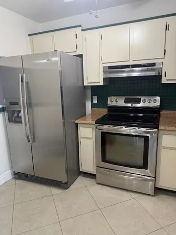 $2,000 | 21911 Lake Forest Circle, Unit 201, Boca Raton, FL 33433